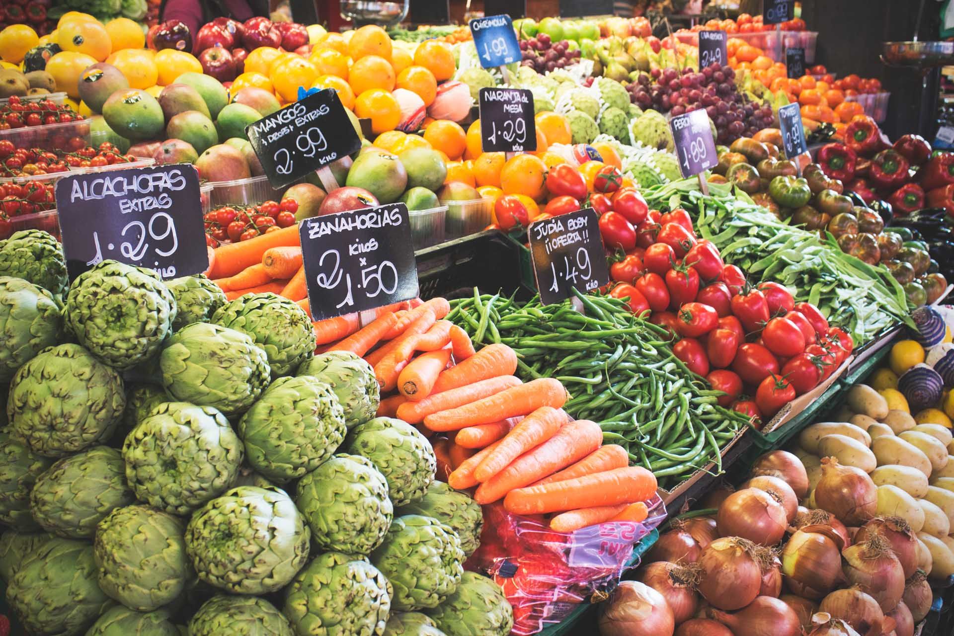 la-boqueria-market-barcelona-shutterstock_182065061