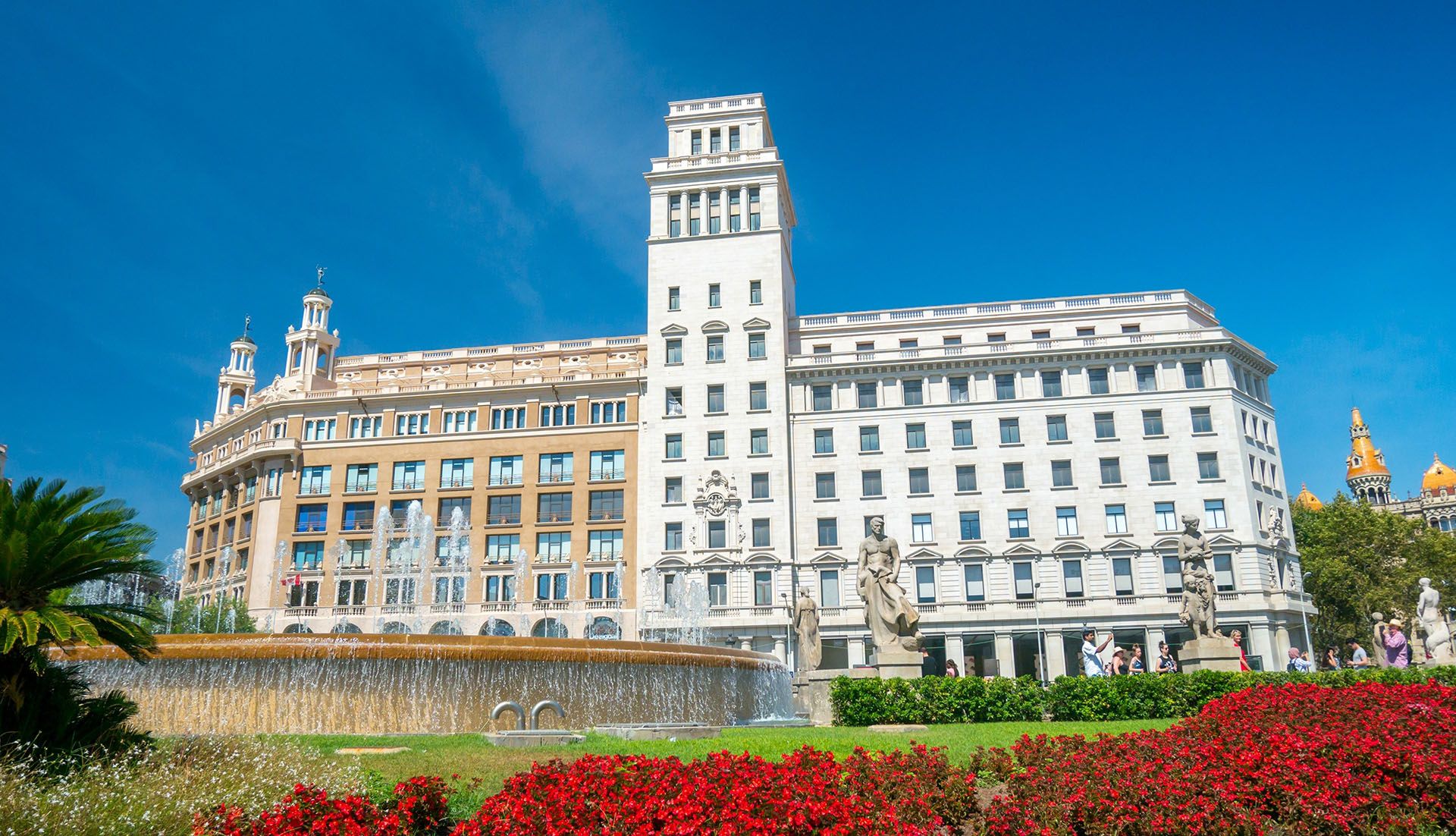 Plaça de Catalunya in Barcelona, Spain © AdobeStock