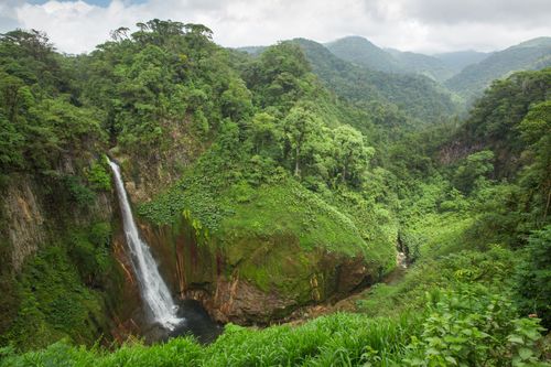 best-waterfalls-in-Costa-Rica-Catarata-de-Toro