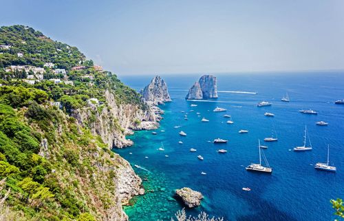 Giardini di Augusto in Capri, Italy © Natalia Macheda/Shutterstock