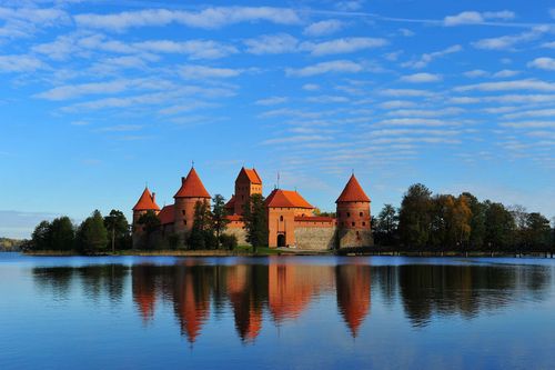 castle-trakai-galve-lake-lithuaniashutterstock_88213897