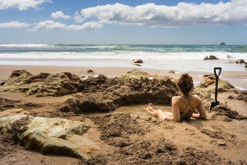 Hot Water Beach, Mercury Bay, Coromandel, New Zealand © Shutterstock