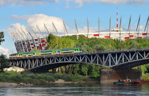 poland-train-shutterstock_84180739