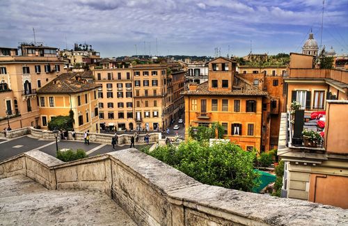 View of the houses on the Spanish Steps © Vladimir Sazonov/Shutterstock